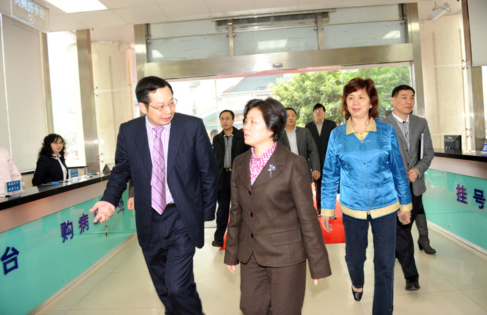 2010年3月，副省長(zhǎng)陳樺來(lái)我院調(diào)研參觀