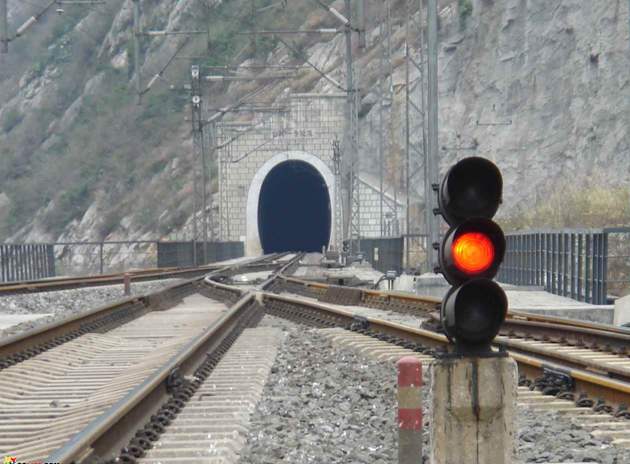 石家莊哪些學(xué)校開設(shè)鐵道信號(hào)專業(yè)？