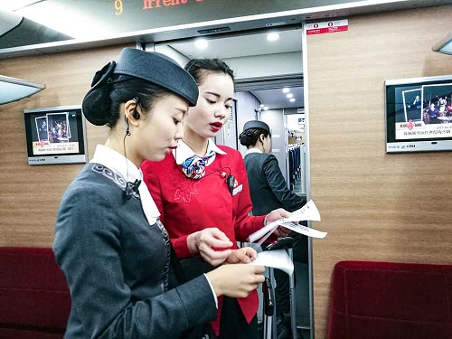 初三學(xué)航空乘務(wù)專業(yè)去哪個(gè)學(xué)校好？