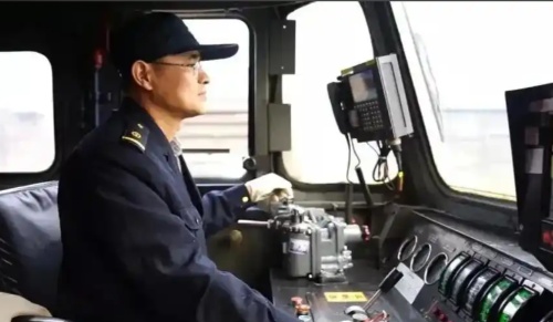 火車司機(jī)駕駛證怎么考？