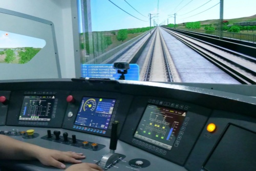 想當(dāng)火車(chē)司機(jī)？中專(zhuān)學(xué)歷也能報(bào)名！穩(wěn)定高薪 + 鐵飯碗！