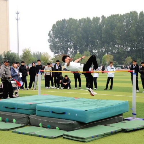 石家莊東華鐵路學校管理是封閉嗎？