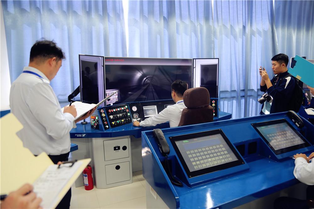 大專畢業(yè)后還能學火車司機嗎？有哪些要求